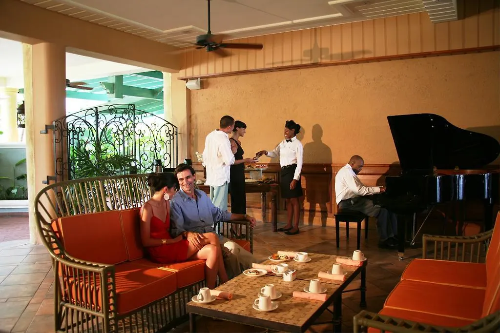 Hotel The Oasis At Sunset Montego Bay